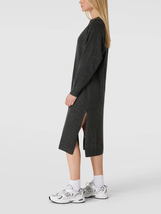REVIEW Strickkleid Mit V-Ausschnitt - Anthrazit Meliert – Bild 4